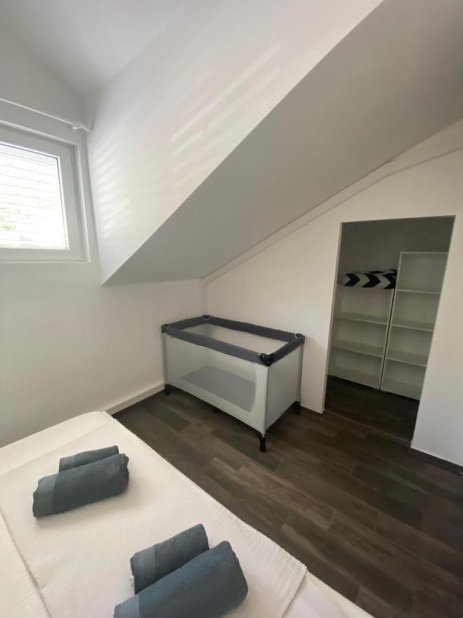 Guesthouse Ruza Sobra Apartments In The Attic Of The House Экстерьер фото