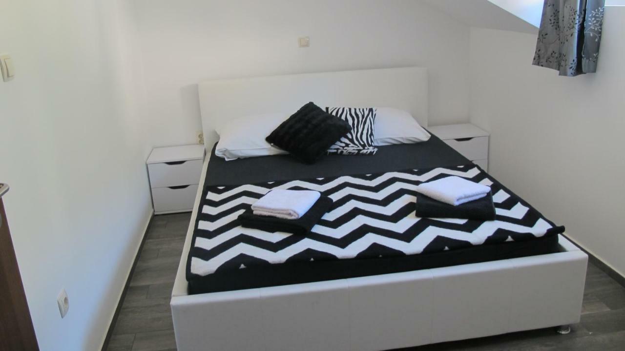 Guesthouse Ruza Sobra Apartments In The Attic Of The House Экстерьер фото