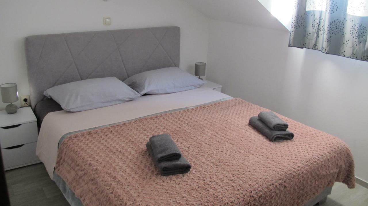 Guesthouse Ruza Sobra Apartments In The Attic Of The House Экстерьер фото